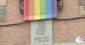 Polémica por la colación de las banderas del Orgullo en los edificios institucionales