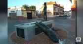 Vandalizada la escultura que homenajea a los mayeros en Almodóvar del Campo
