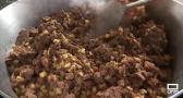Férez despide sus fiestas con una caldereta popular de toro