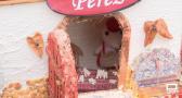 Un comercio local en Toledo muestra la aldea del ratoncito Pérez