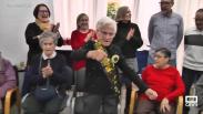 Aurelia celebra su 100 cumpleaños bailando