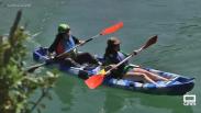 Usuarios de Aspaym recorren el embalse de Chincha en piragua