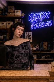 cartel vertical awards Genios y figuras