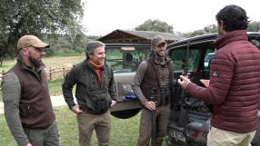 El cuerpo a cuerpo del cazador y la presa