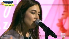 Nia Zalén canta en directo su nuevo tema "Ay!"