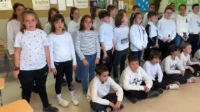 El CEIP Nuestra Señora del Sagrario de Mazarambroz canta con Rozalén