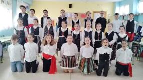 El colegio San José Calasanz de Membrilla canta con Rozalén