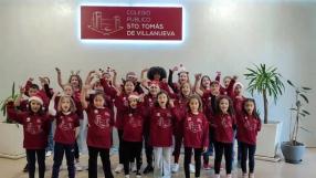 El colegio Santo Tomás de Villanueva de Ciudad Real canta con Rozalén