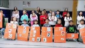 El colegio Santísimo Cristo de la Misericordia de Numancia de la Sagra canta con Rozalén