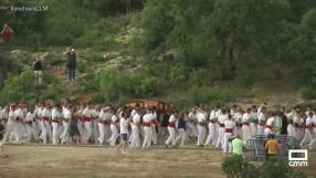 El Cristo del Sahúco vuelve "a la carrera" a Peñas de San Pedro