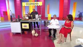 Mercedes y Mariano, expertos churreros, tras toda una vida