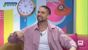 Johann Vera canta 'Aquí hay algo'