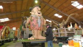 Arte ficticio prepara carrozas para la Cabalgata del día de Reyes