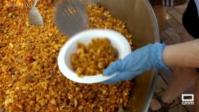 Migas para todo el pueblo en las fiestas de Camarena