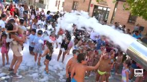 Fiesta de la espuma, música y concurso de paellas en las fiestas de Marchamalo