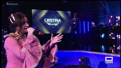 Actuación de Cristina con el tema 