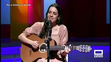 Valeria Castro nos deleita con 'Abril y mayo'