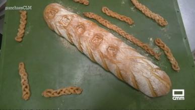 Hasta 15 tipos de pan distintos elaboran en 'Hermanos Galán'