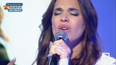 Dama canta 'Malo corazón'