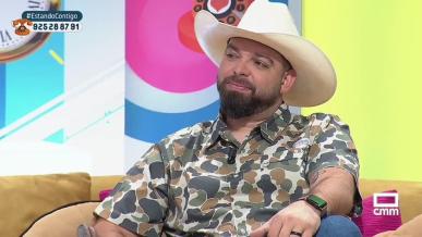 Miguelito Díaz canta 'La tierra de donde vengo'