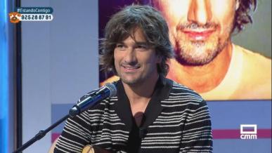 Hugo Salazar canta 'Casi Melancólico' y 'Carnaval'