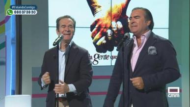 A Dos Velas canta 'Con la gente que me gusta'