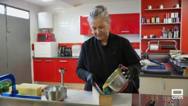 Ana de Castilla, una artesana que canta a sus jabones