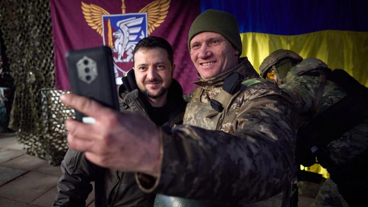 Volodymyr Zelensky, presidente de Ucrania, visita a las tropas en Donetsk EFE/EPA/PRESIDENTIAL PRESS SERVICE HANDOUT HANDOUT EDITORIAL USE ONLY/NO SALES