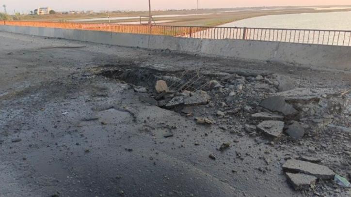 Las autoridades prorrusas denuncian un ataque ucraniano contra el puente que une Jersón con Crimea