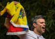 Leopoldo López sale de la cárcel