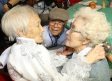 Cientos de coreanos separados por la guerra vuelven a abrazarse 65 años después