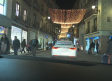 Los taxistas de Toledo llevan gratis a mayores a disfrutar de las luces de navidad