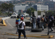 Maduro da por finalizada "la escaramuza golpista" y Guaidó llama de nuevo a Venezuela a las calles