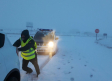 Un autobús, un camión y cinco coches atrapados por la nieve en la provincia de Albacete