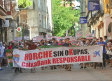 Los vecinos de Horche (Guadalajara) se manifiestan en contra de los okupas