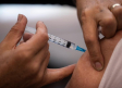 Bruselas anuncia que los envíos de vacunas vía Covax a países sin recursos "serán pronto"