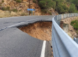Un socavón obliga a cortar el tráfico entre Aýna y Elche de la Sierra (Albacete)