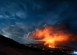 La lava avanza sobre zonas agrícolas y viviendas: la erupción del volcán minuto a minuto