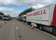 Camioneros de Caudete (Albacete) llevan más de 24 horas parados en el Eurotúnel hacia Reino Unido