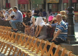 Largas colas para adquirir una de las 1.500 sillas para ver la procesión del Corpus de Toledo