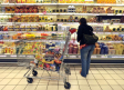 Ahorrar en el precio de la compra: los consumidores modifican hábitos, según la OCU
