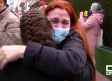 Emoción y lágrimas al recibir a 58 ucranianos en Ciudad Real