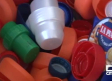 La norma europea que obliga a que los tapones estén adheridos a las botellas de plástico
