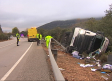 Muere el conductor de un camión que transportaba animales tras volcar en Piedrabuena (Ciudad Real)
