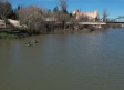 El castillo de Malpica de Tajo (Toledo) a los pies del río