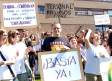 Concentración en el hospital de Albacete en defensa de la sanidad pública