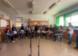 El CEIP Pedro Simón Abril de Santa Ana, de Albacete canta con Rozalén