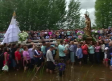 Encuentro de en el río de los patronos de Villamayor y Tirteafuera en la romería del 1 de mayo