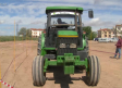 Desafío de maniobras con tractor y remolque en Corral de Almaguer