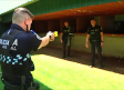 Agentes de Puertollano aprenden a manejar la pistola táser